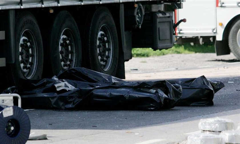 Tragedia pod Warszawą. Nie żyją trzy osoby! FOTO