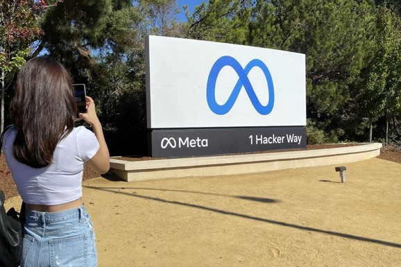 Meta prati klikove i pokrete miša zaposlenih, radnici u strahu da obučavaju svoje AI  zamene! Pokrenuli štrajk