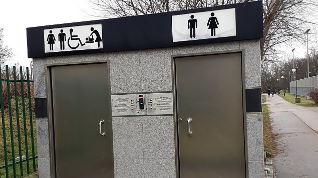 Warszawa: toaleta w parku notorycznie dewastowana
