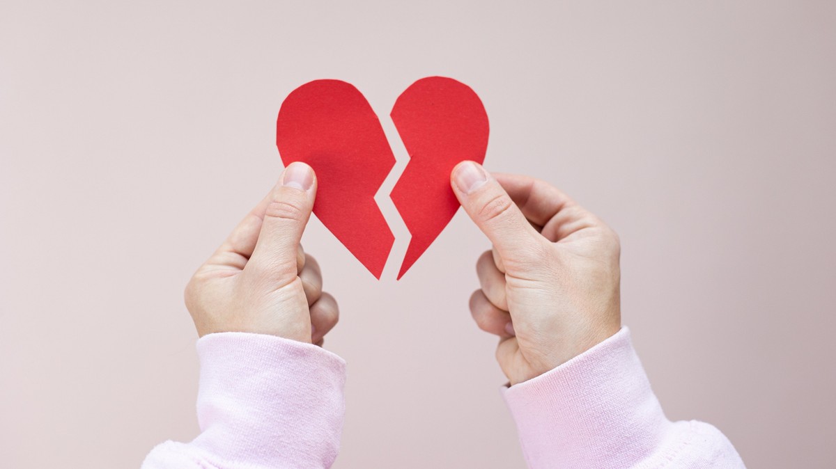 Döbbenetes: így radírozzák le az exeket a közös fotókról – Meglepő Valentin-napi akciót hirdet egy magyar üzlet