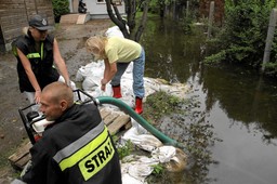 Bezrobocie a powódź. Czy więcej osób pozostaje bez pracy?