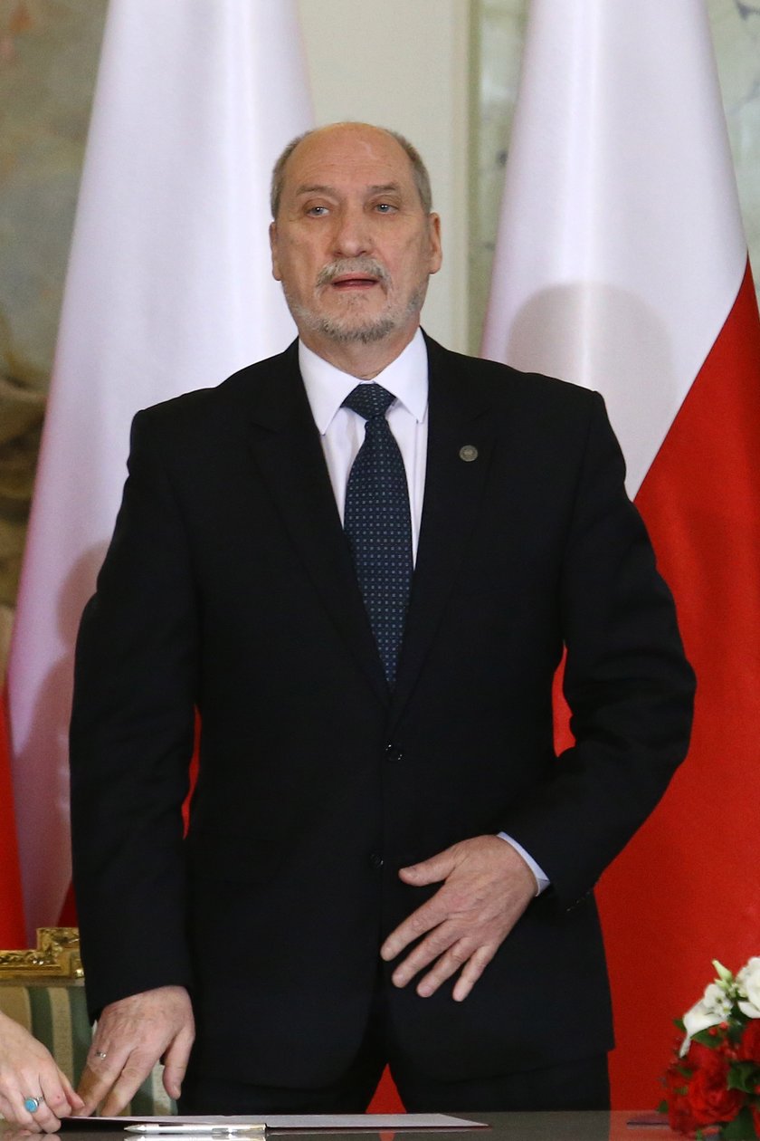 Macierewicz już oficjalnie o Smoleńsku: To był zamach