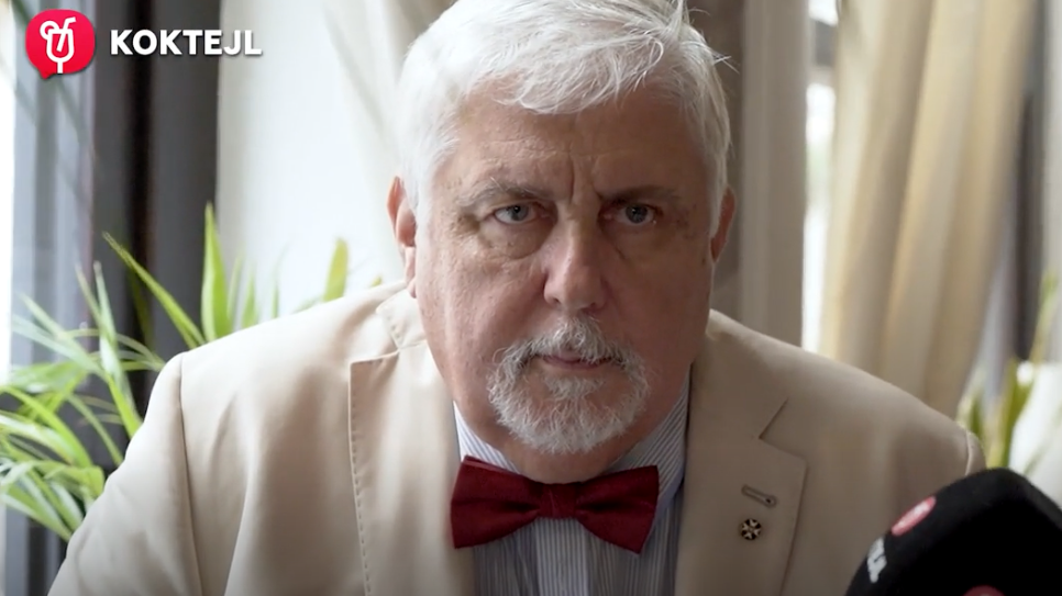 Oliver Andrásy počas rozhovoru pre Koktejl.sk.