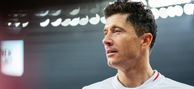 Lewandowski przemówił do kibiców z... budki ratowniczej. "Forca Barca!" [WIDEO]
