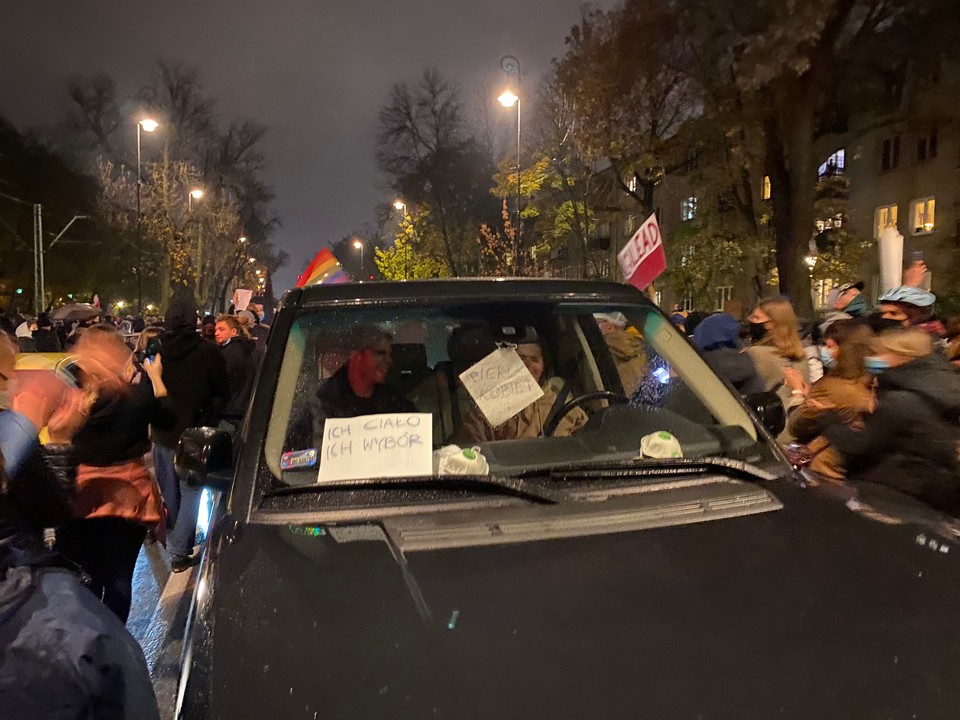 Warszawa - protest przeciwko zaostrzeniu prawa antyaborcyjnego