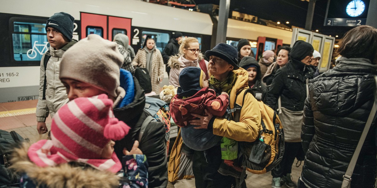 Już ponad 1,7 mln uchodźców z Ukrainy przekroczyło granice. Trafiają do różnych krajów w Europie.