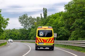 Több mint hét óra telt el a mentőhívástól a kórházig - tragédia lett a vége