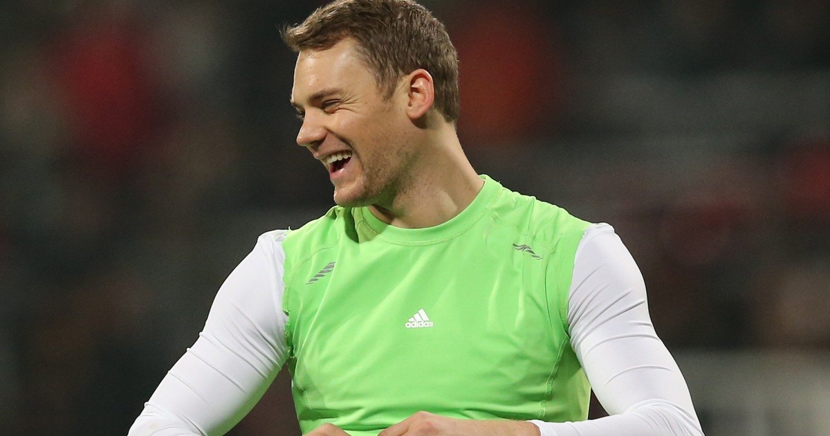 Manuel Neuer śmieje się z Cristiano Ronaldo! Rywalizują o Złotą Piłkę!