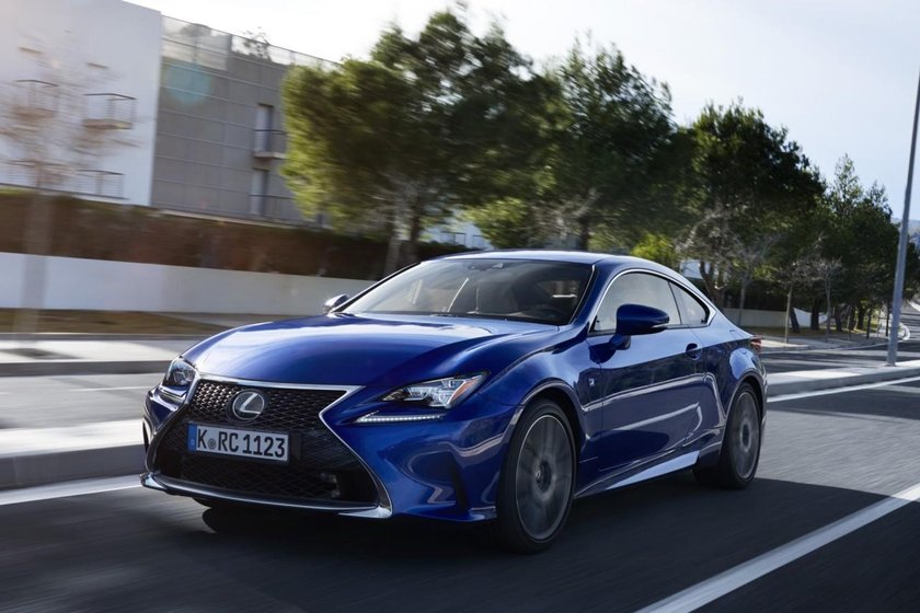 Lexus RC.