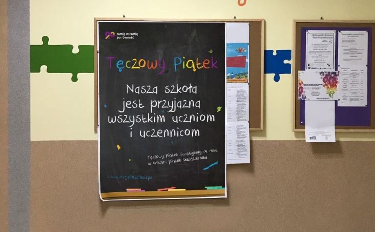 MEN kontroluje szkoły po "Tęczowym Piątku". I grozi dyrektorom dyscyplinarką