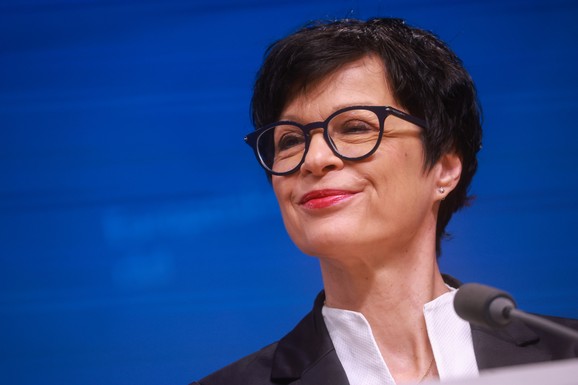 "PRVI VAŽAN KORAK" Marta Kos: "Pozdravljam usvajanje četiri izborna zakona u Srbiji u skladu sa preporukama ODIHR"