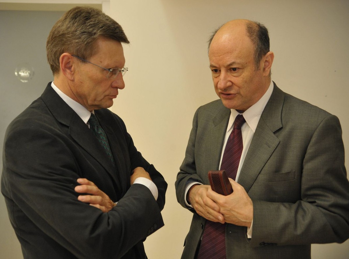 Minister finansów będzie tłumaczyć się śledczym