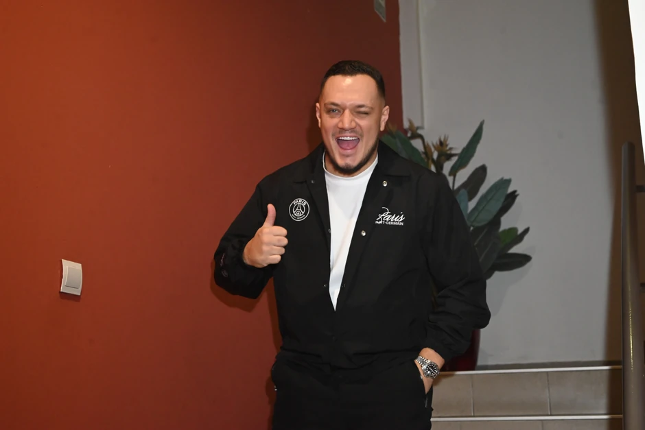 Gastoz se celu noć provodio sa plavušom: Od Anđele Đuričić ni traga ni glasa