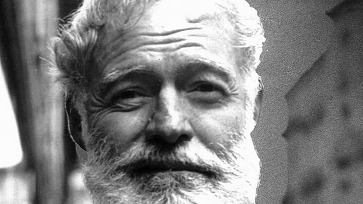 Gdy Ernest Hemingway opuszczał Kubę 25 lipca 1960 roku, ruszając do Hiszpanii, był przekonany, że jeszcze tu wróci. Mylił się: w niespełna rok później, 2 lipca 1961 roku, przyłożył do głowy lufę swojej ulubionej strzelby firmy W.&amp; C. Scott i pociągnął za spust.