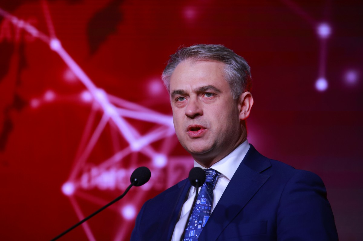 "Ich apetyty są niespożyte". Minister cyfryzacji ostro o big techach