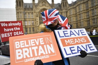 Europejskie giełdy stabilne po przegranej May w Izbie Gmin