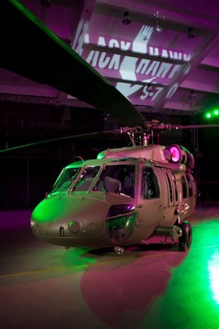 Śmigłowiec S-70i Black Hawk - Prezentacja pierwszego śmigłowca wyprodukowanego w PZL Mielec odbyła się 15 marca 2010 r. (3) – zdjęcia pochodzą z materiałów prasowych PZL Mielec (fot. Mariusz Adamski)