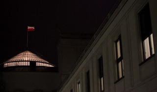 Grudniowe obrady w Sali Kolumnowej: Warszawski sąd uchylił decyzję o umorzeniu śledztwa