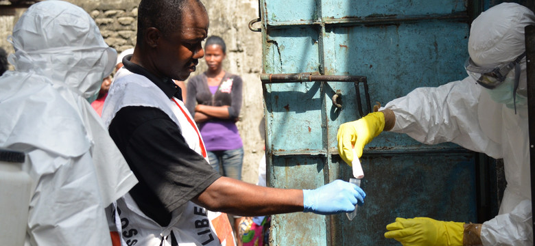 Trudna walka z ebolą. Doszło do ataków w czasie pogrzebów