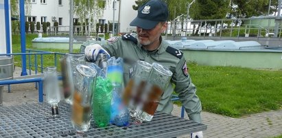 Żadnej taryfy ulgowej w Lublinie. Butelka za butelką do ścieków. Wylali tysiące litrów alkoholu [ZDJĘCIA]