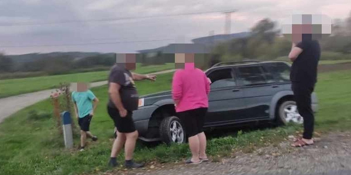 31-letni krakowianin ukradł paliwo i wjechał do rowu. Pijanego kierowcę zatrzymali świadkowie.