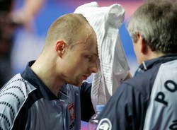 Chory Błaszczyk zrezygnował. "Ledwo żyję"