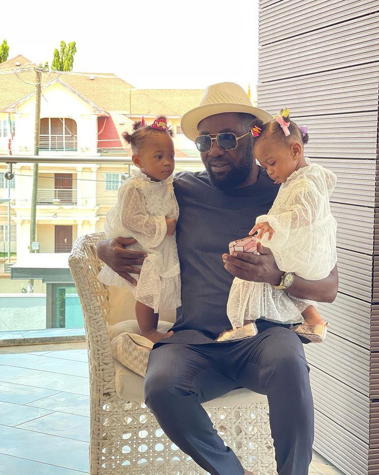 Osei Kwame Despite and his granddaughters