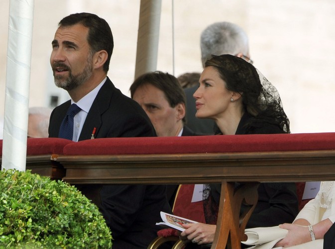 Hiszpański książę Filip z małżonką Letizią