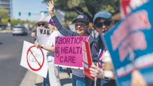 Wybory prezydenckie w USA. Aborcja przesuwa się z tła na plan główny