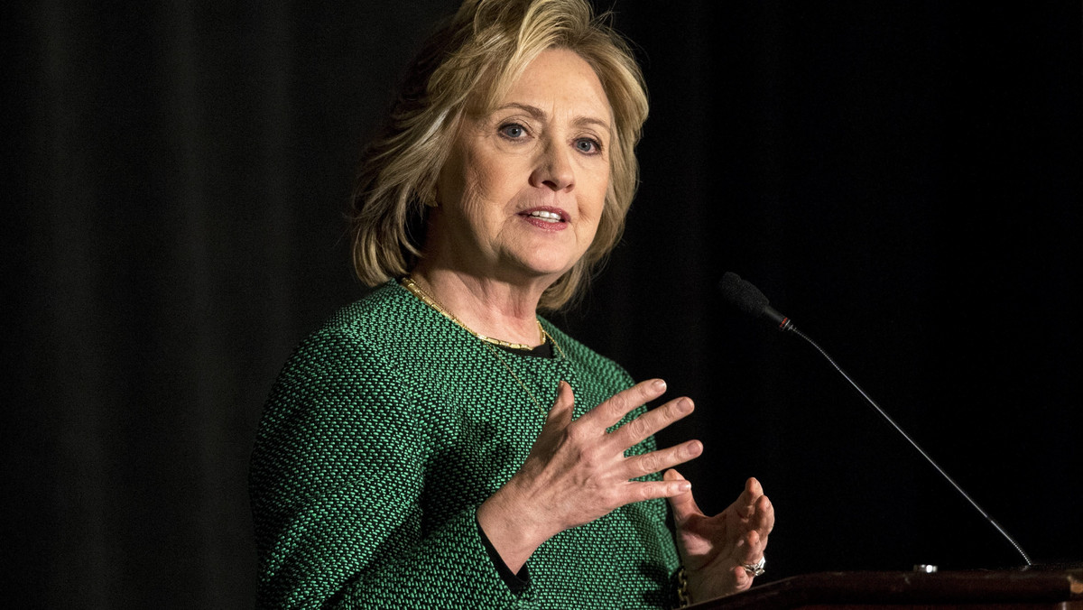 Hillary Clinton ma w niedzielę ogłosić zamiar ubiegania się o nominację Partii Demokratycznej w wyborach prezydenckich w 2016 roku - poinformował w piątek przedstawiciel partii. Była Pierwsza Dama uczyni to w wideo zamieszczonym w mediach społecznościowych.