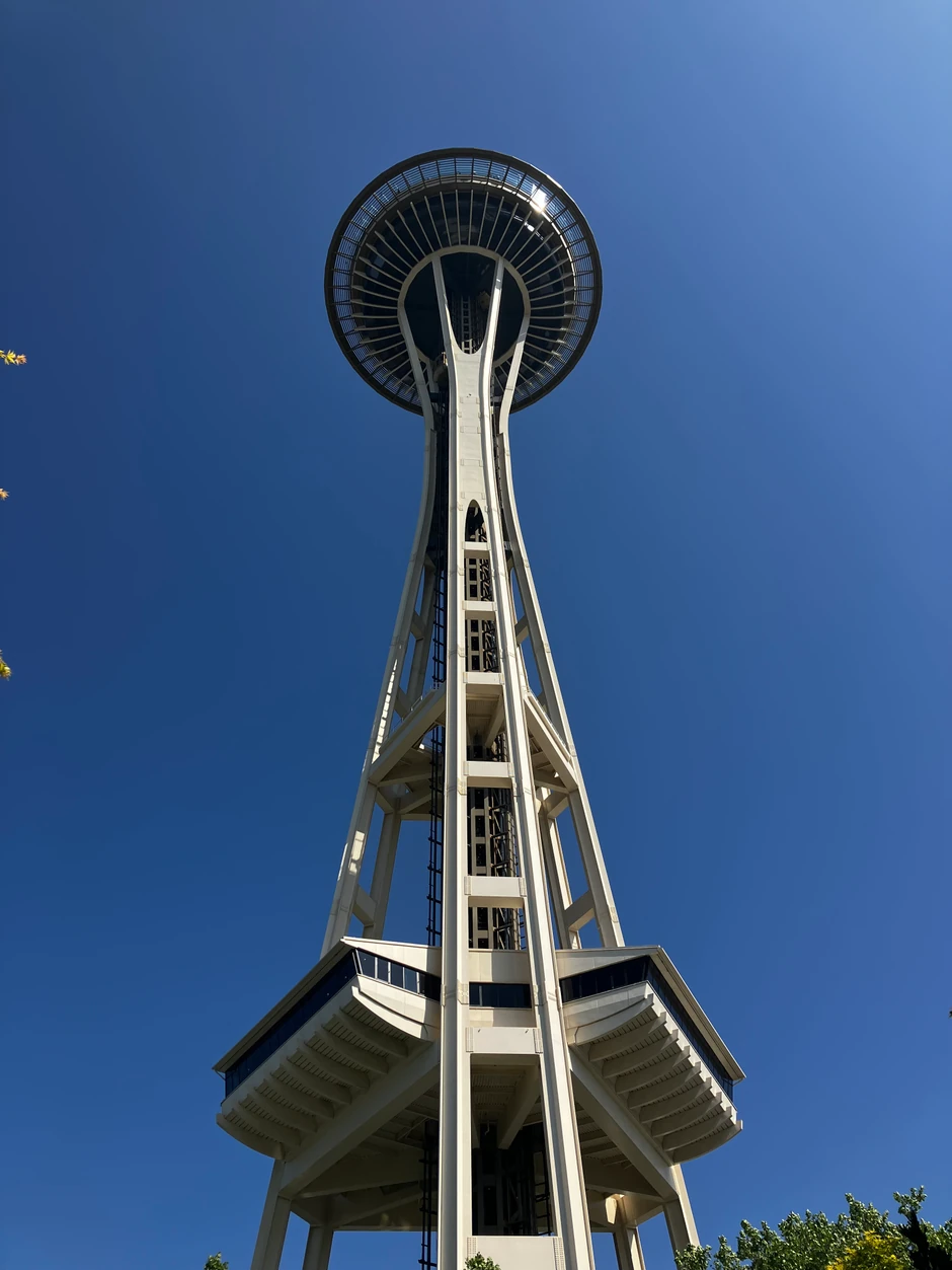 Svemirska igla izgrađena je da izdrži vetrove do 320 km/h i zemljotrese jačine do 9,0