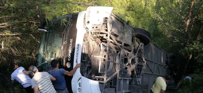 Wypadek autokaru z polskimi turystami w Turcji. MSZ: Trzy osoby w stanie ciężkim