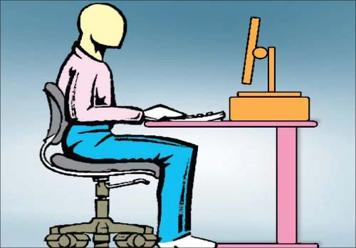 Zgodnie z kanonami higieny pracy zarówno monitor komputera, jak i klawiatura oraz mysz powinny być umieszczone pod odpowiednim kątem i na właściwej wysokości.