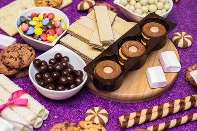 Możemy zapłacić więcej za słodycze. Fale upałów wpływają na ceny cukru