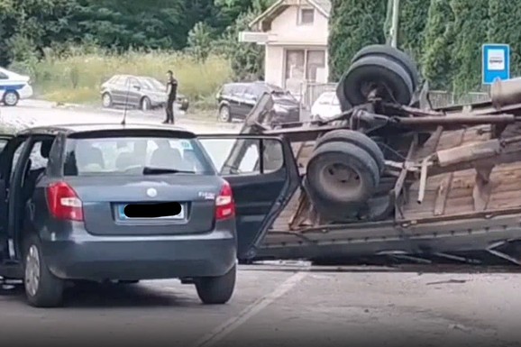 "ČULI SMO PRASAK, JAK UDARAC"  Sumnja se da je ovo uzrok nesreće u kojoj je poginula žena kod Gadžinog Hana: Tri osobe povređene, među njima i DETE