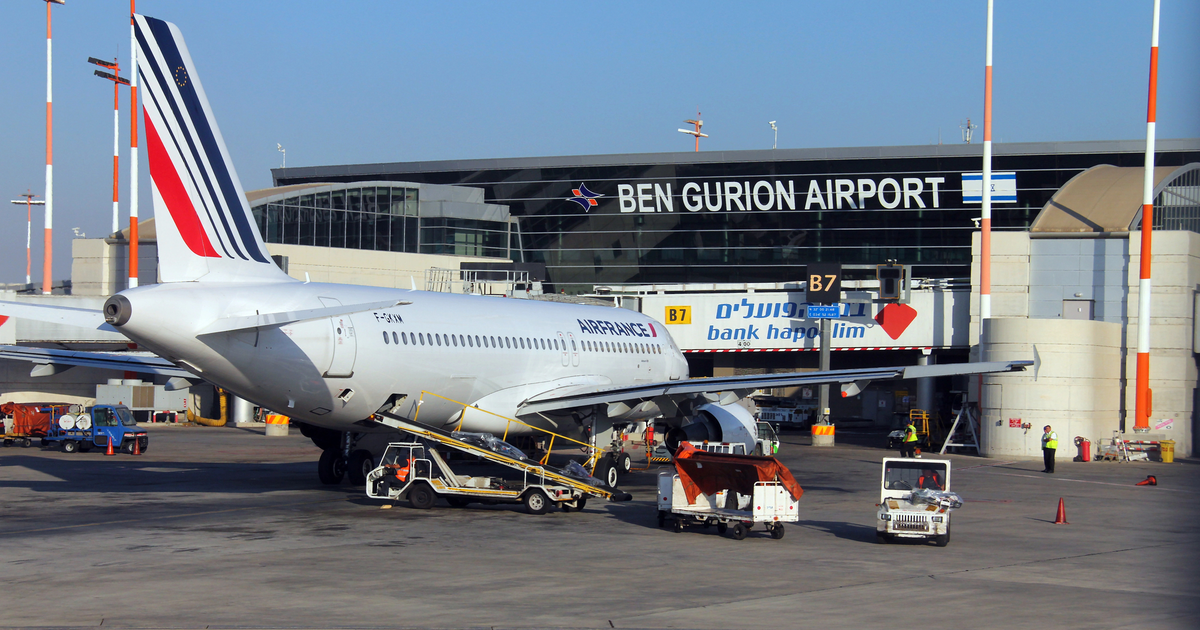 Israel requires airlines to submit crew lists and bans crews from 31 non‑diplomatic