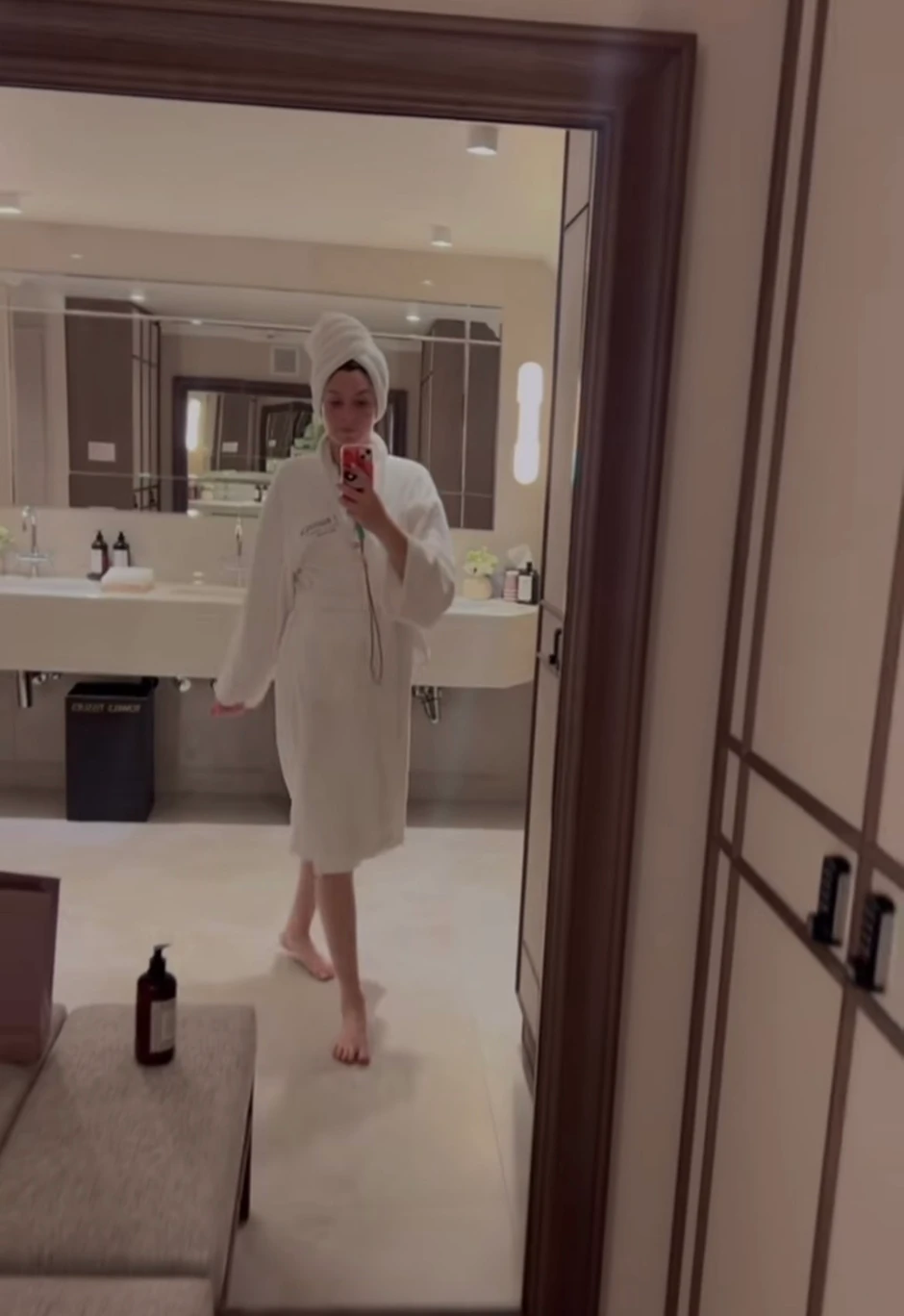 Anđela i Mihail u hotelu