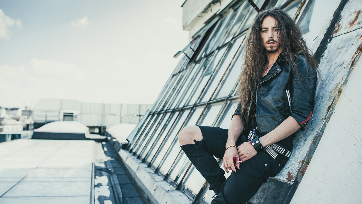 Michał Szpak (fot. Zosia Zija i Jacek Pióro)