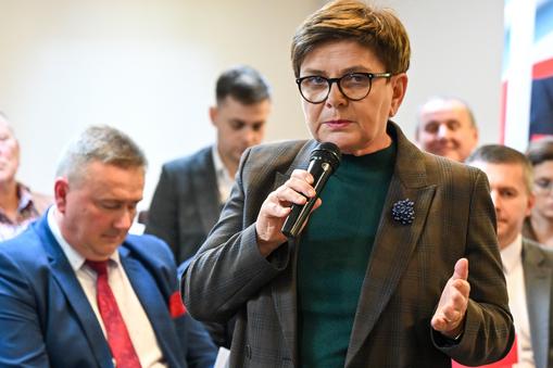 Beata Szydło podczas spotkania z mieszkańcami w Domu Miłosierdzia w Skarżysku-Kamiennej. 9 października 2023 r.