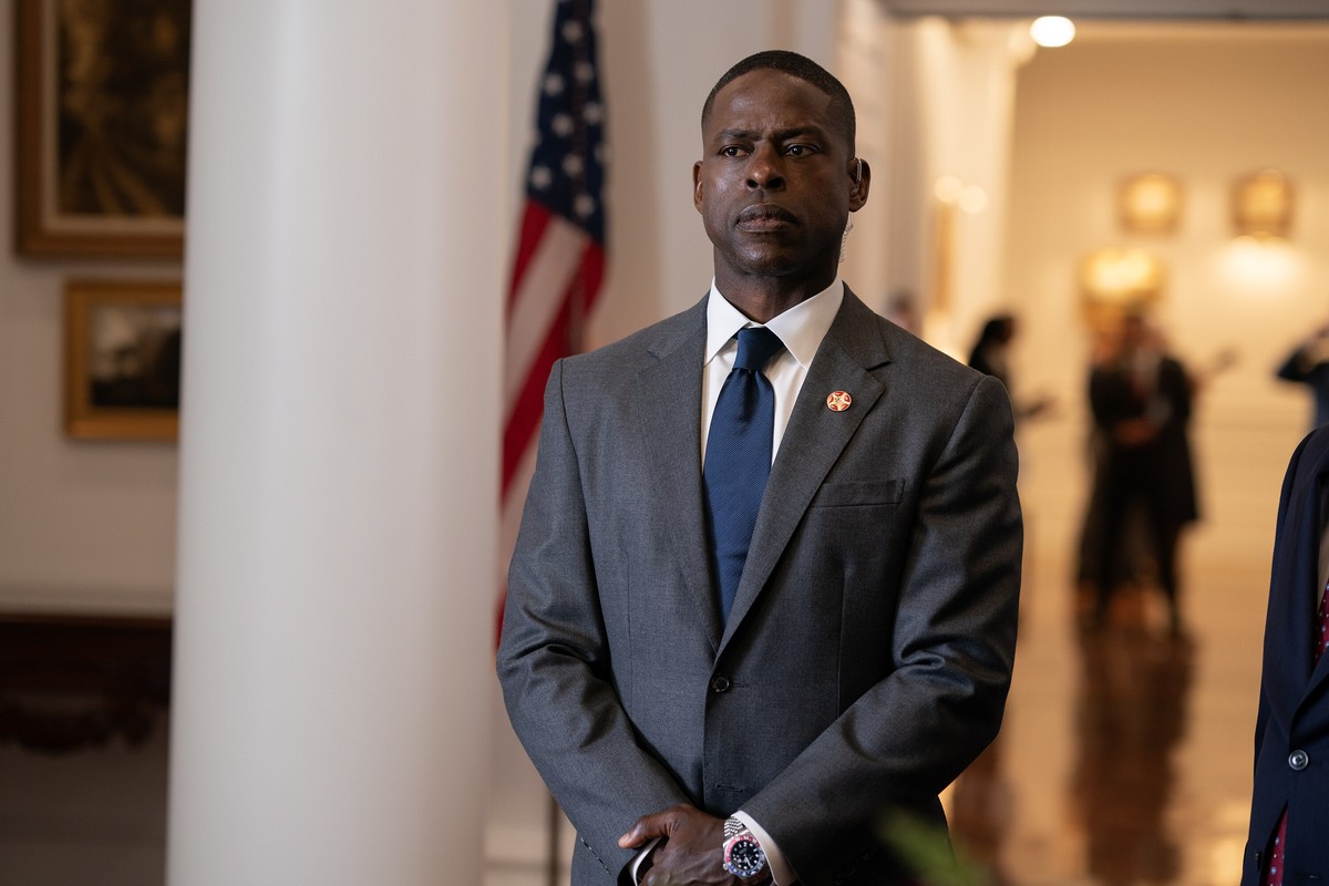 Sterling K. Brown w serialu "Paradise"