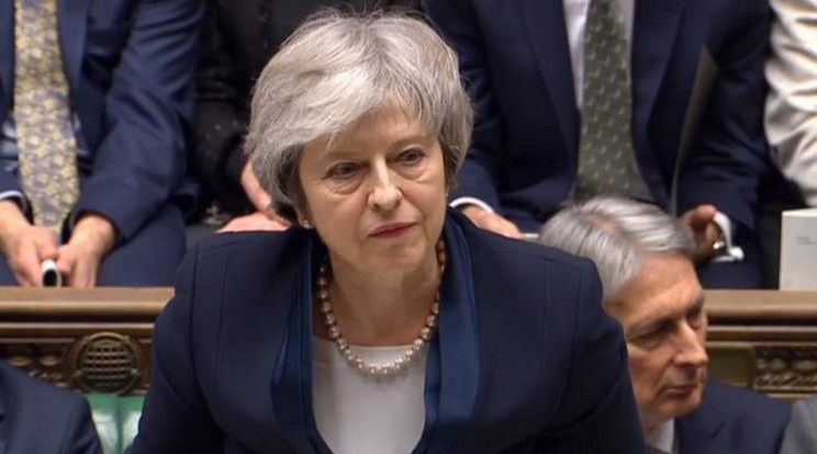 Theresa May ismét egyedül maradt /Fotó: MTI/EPA