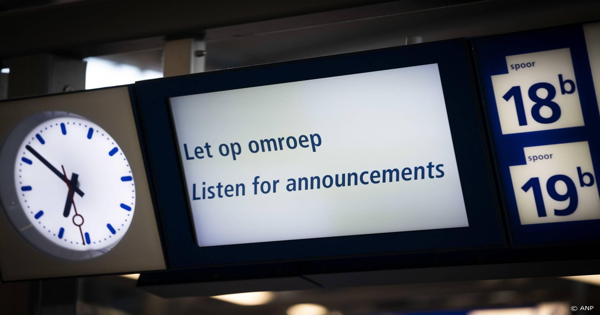 Landelijke-NS-storing-Informatieborden-plat-reisplanner-verouderd
