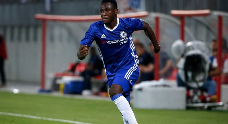 Baba Rahman joins Reading on loan after extending Chelsea contract 