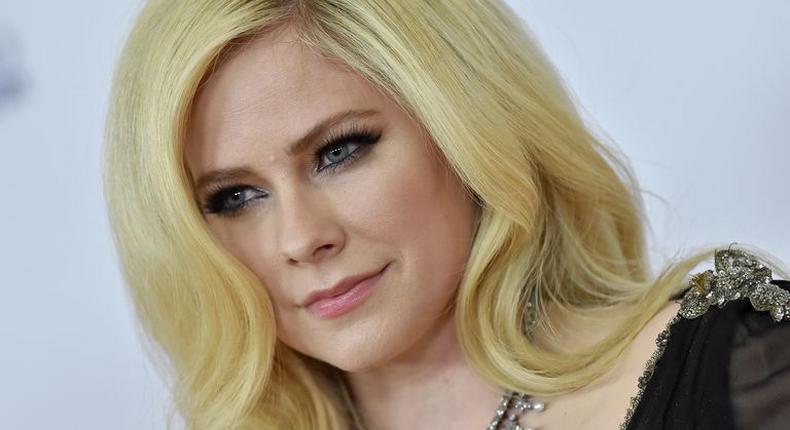 ___9000512___2018___10___20___0___singer-avril-lavigne-arrives-at-the-25th-annual-race-to-news-photo-950414724-1539961535
