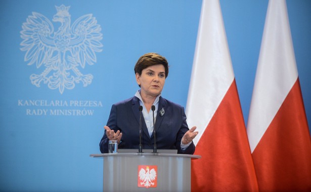 "Nieznacznie poprawił się odbiór społeczny". Korzystny SONDAŻ dla premier Szydło