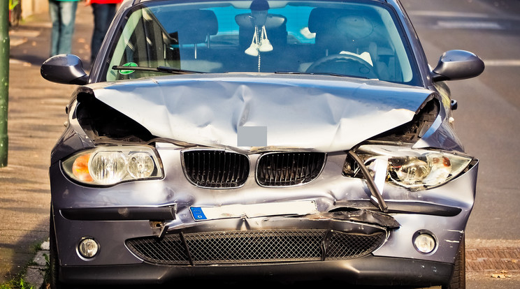 A rendőrnek januártól már nem kell a forgalmi és a jogosítvány, de balesetnél szükség lesz az adatokra /Fotó: Pixabay