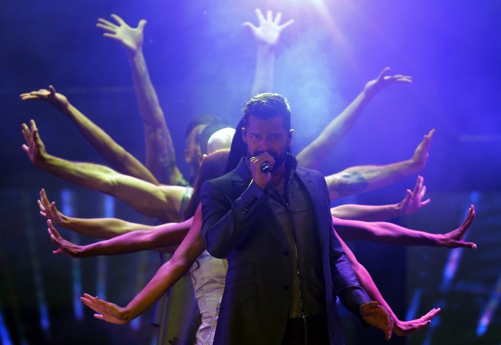 Ricky Martin podczas koncertu w Chile