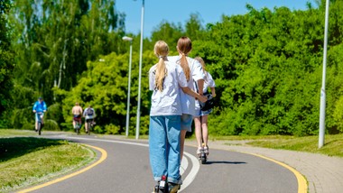 hulajnogi wyjadą na ulice? posłowie zajmą się petycją