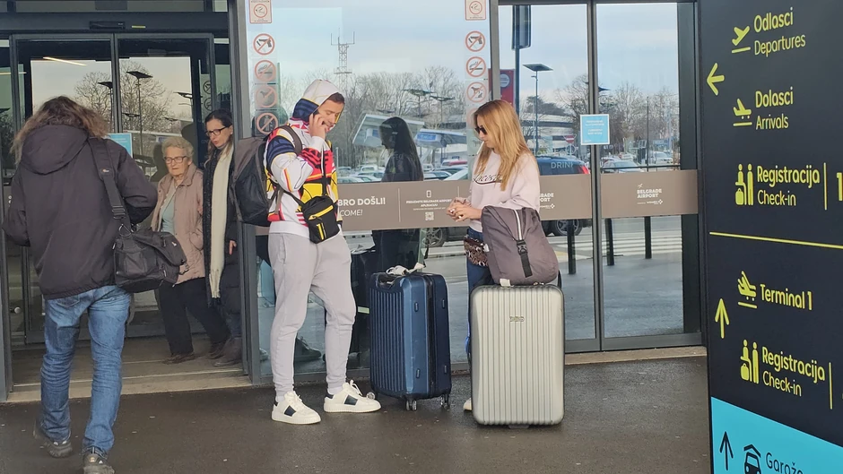 Luka Raco sa novom devojkom