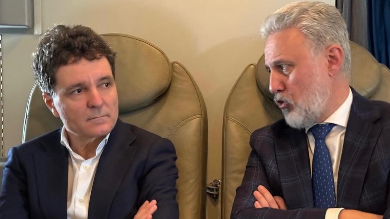 Afacerea lobby în SUA: bani aruncați pe geam. Nicușor Dan a preluat rețeta „succesului” de la Petre Roman, Adrian Năstase și Adrian Severin
